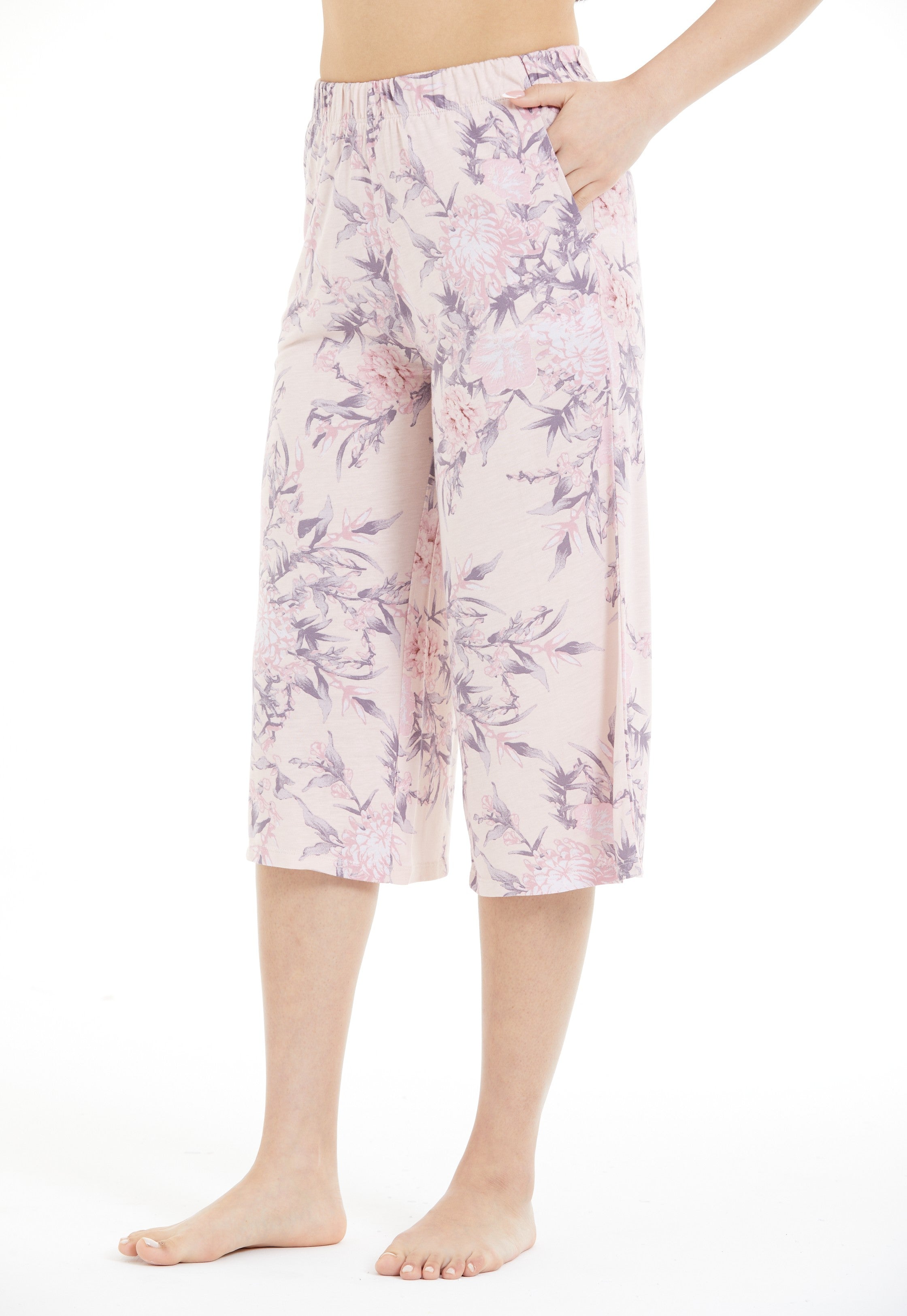 Comfortable Floral Print 100% Viscose Capri Pants LLC-0010 V3