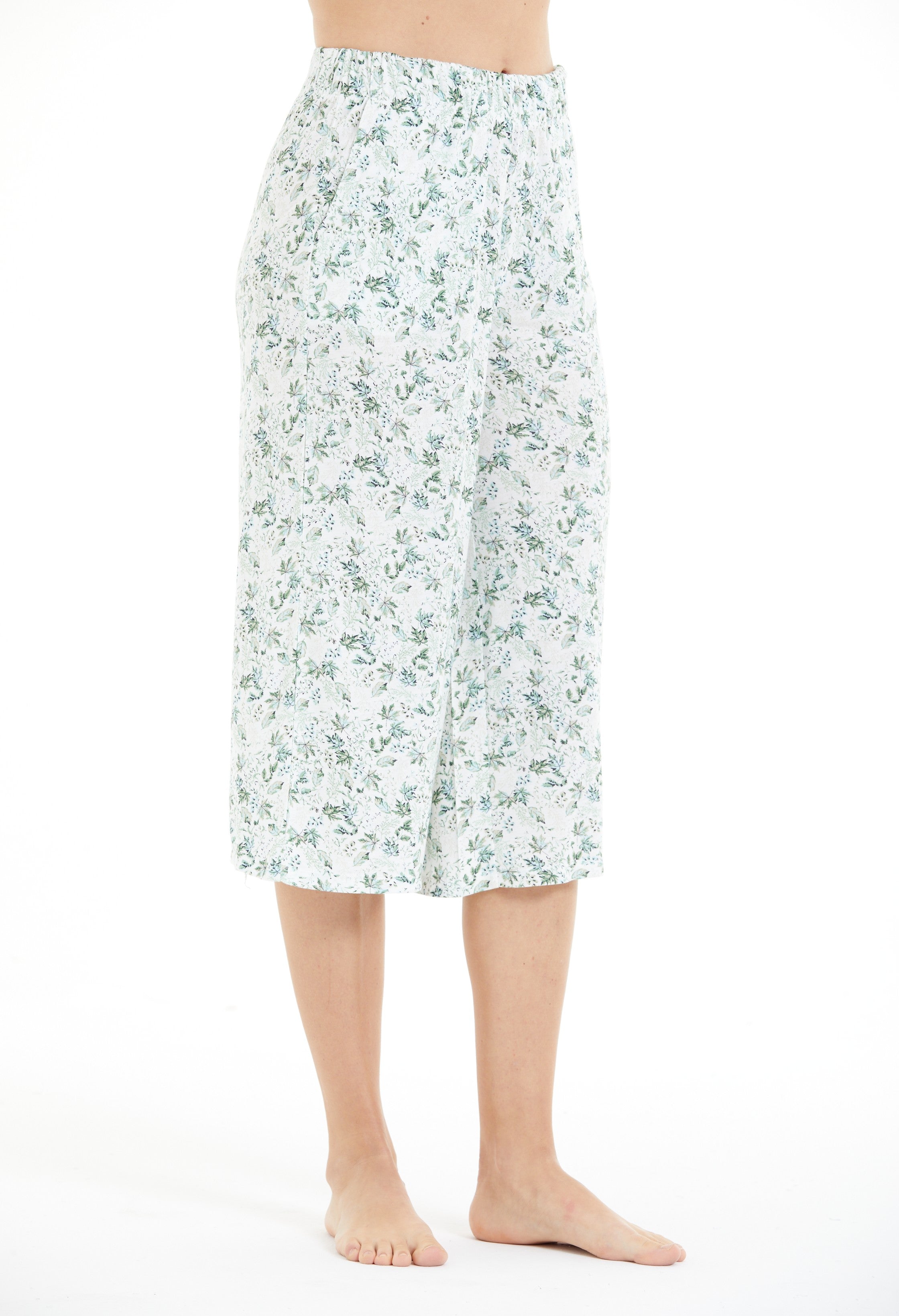 Comfortable Floral Print 100% Viscose Capri Pants LLC-0010 V1