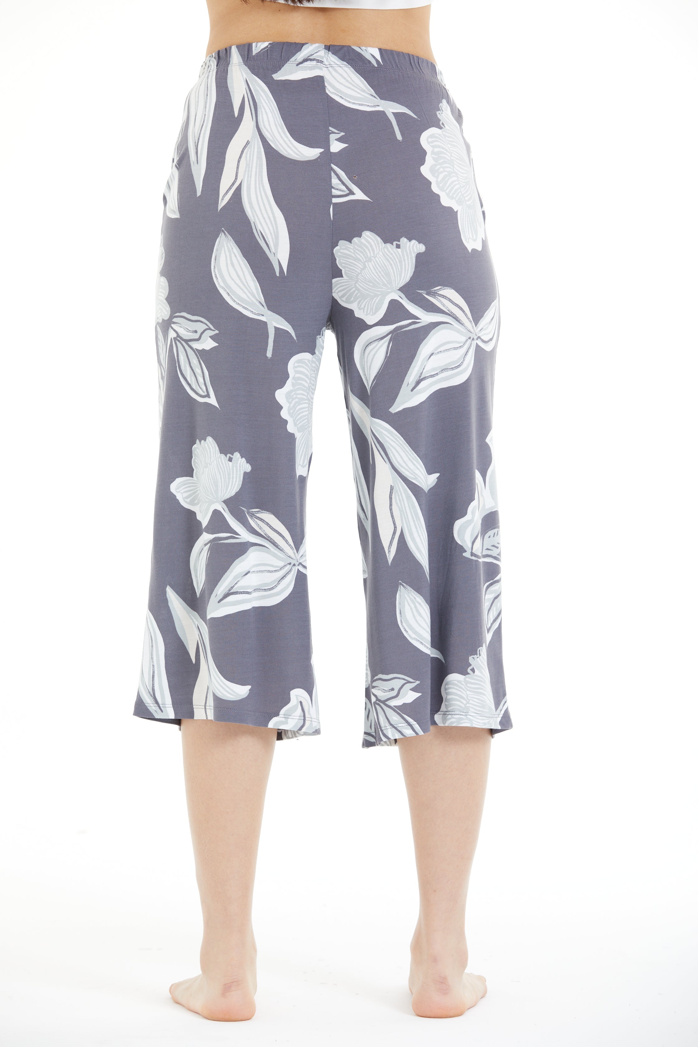 Comfortable Floral Print 100% Viscose Capri Pants LLC-0010 V2